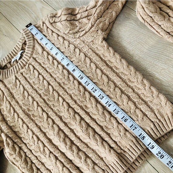 American Eagle Outfitters Cable Knit Sweater in Camel Size M - Picture 10 of 10